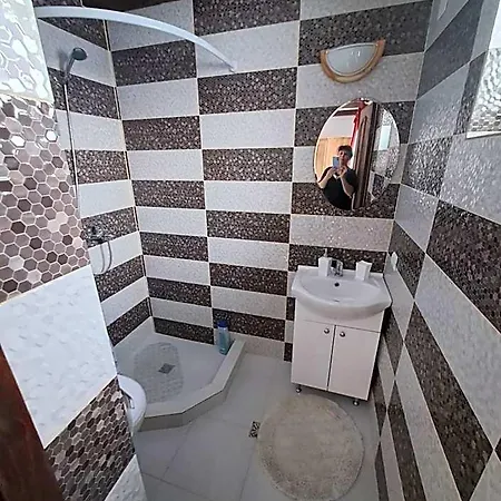 Conacul Elenei Отель *